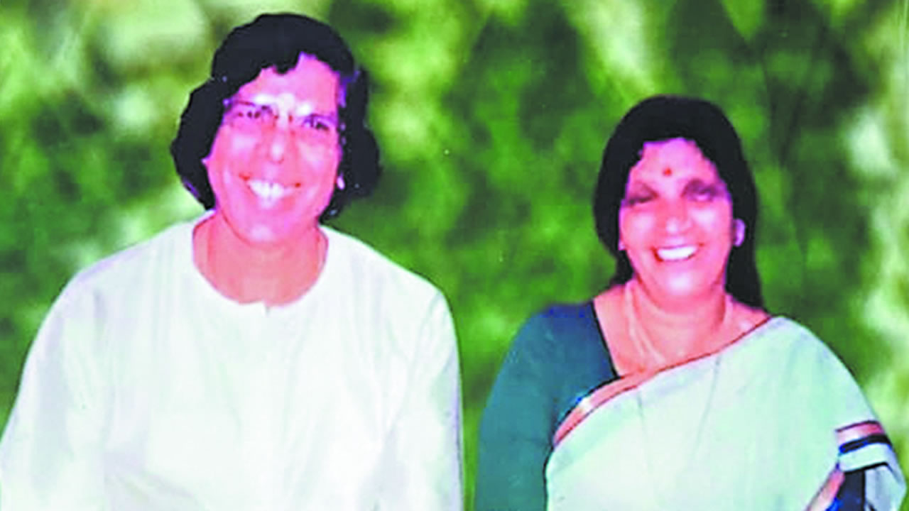 Les parents du Dr T. R. Jayaprakash Kutty, figures influentes de son parcours spirituel.