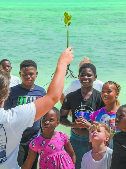L’éducation des jeunes doit être émotionnelle et culturelle, affirme le Dr Jay Doorga.
