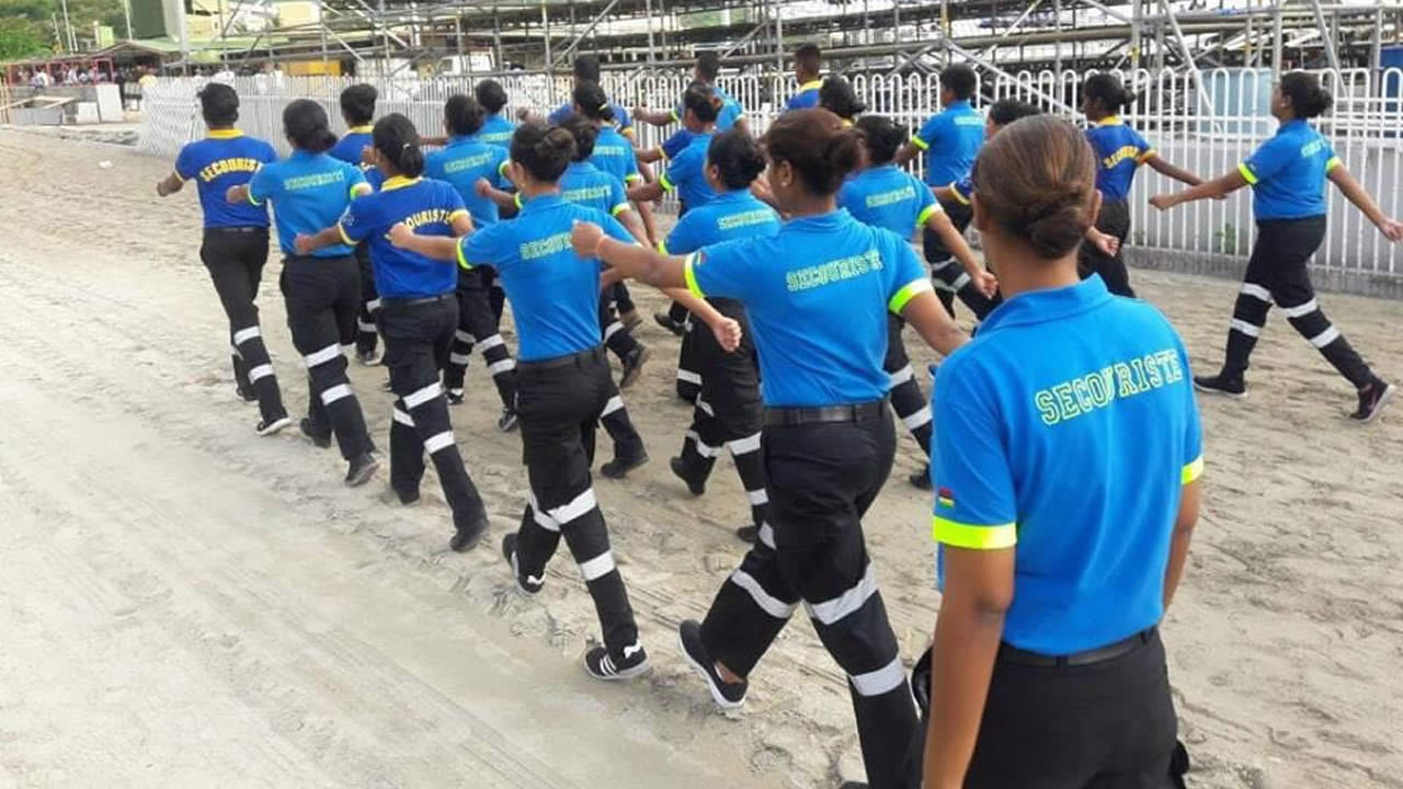 Au service des autres