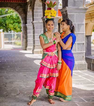 Eswaree Chellygadoo et sa sœur Vedha