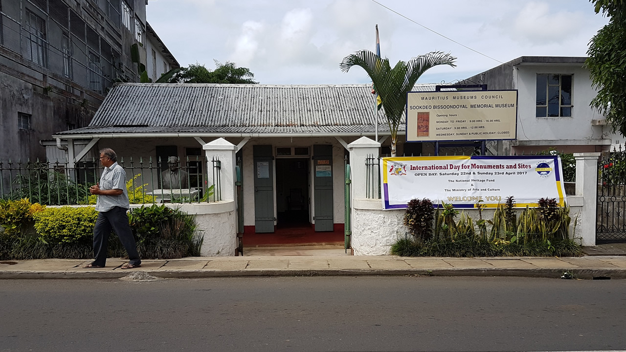 Sookdeo Bissoondoyal Memorial Centre,  Rivière-des-Anguilles