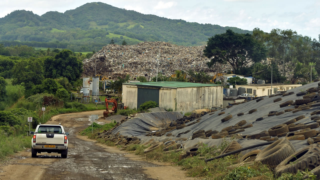 Des monticules de déchets.