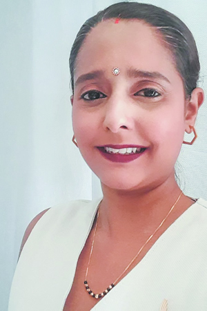 Prisheela Mottee, de Raise Brave Girls, dénonce le  « monstre de la séniorité » dans la fonction publique.