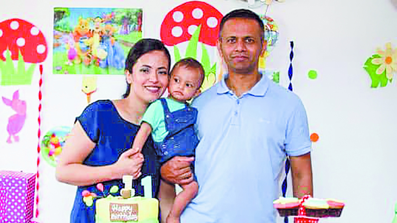 Ce petit génie bénéficie d’un précieux soutien de ses parents, Ashvin et Rishta.