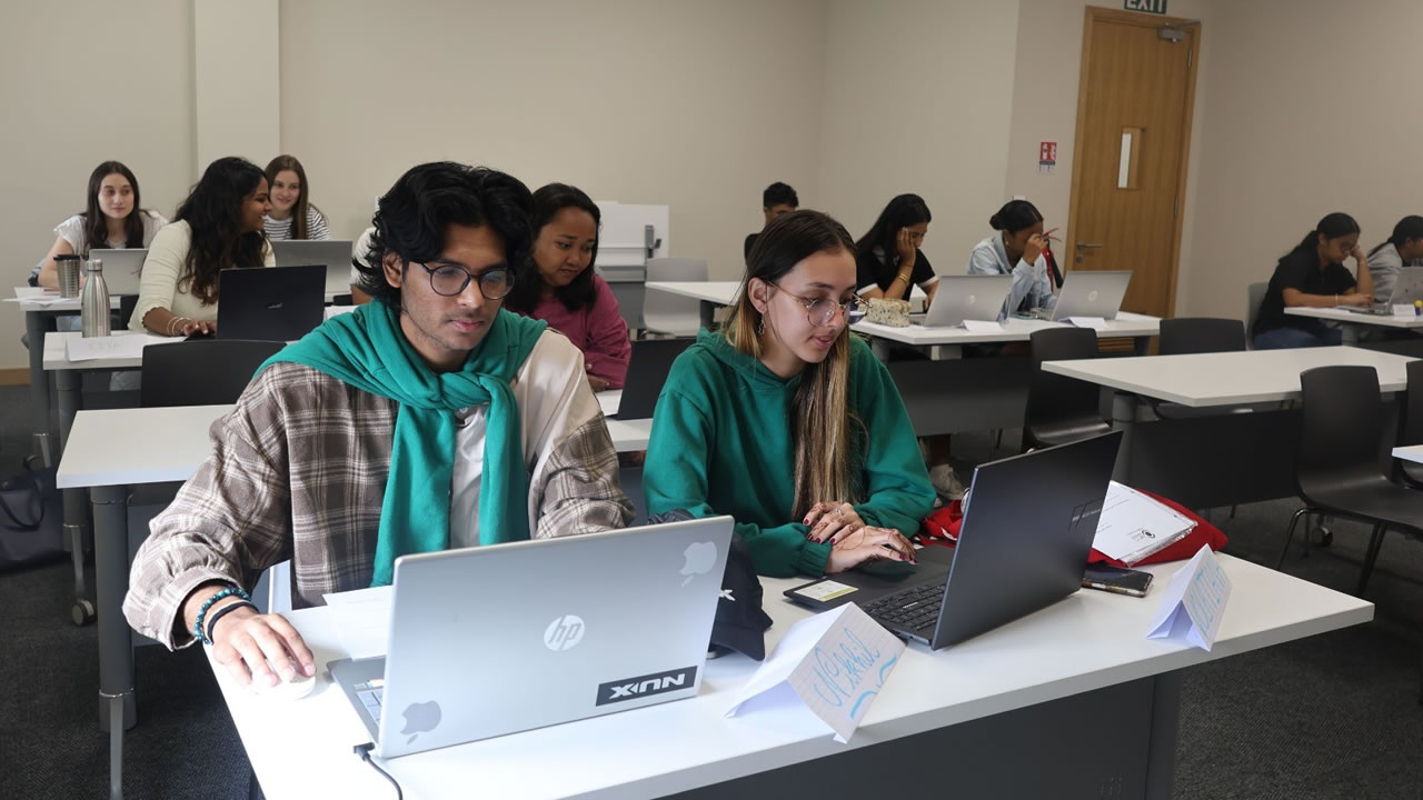 Des étudiants de MCCI Business School