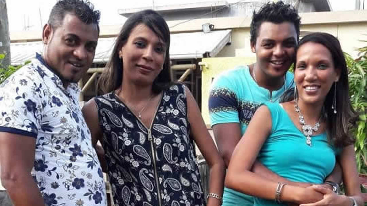 Wessley, Nathalie, Bryan et Isabelle vivent une aventure sentimentale extraordinaire.