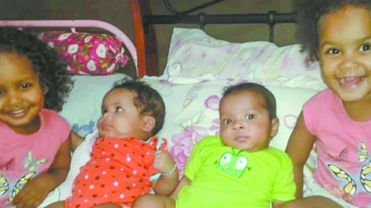 Pour Carina, avoir deux paires de jumeaux est une double bénédiction au quotidien.