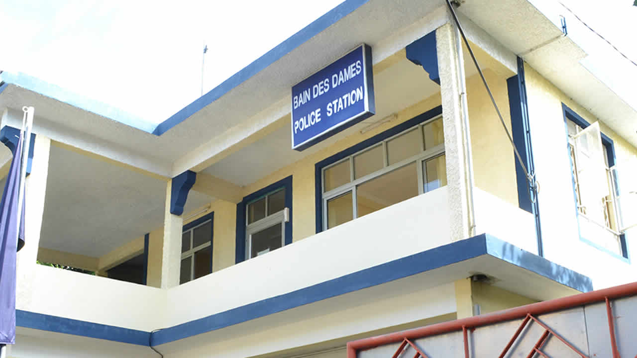 poste de police de Bain-des-Dames