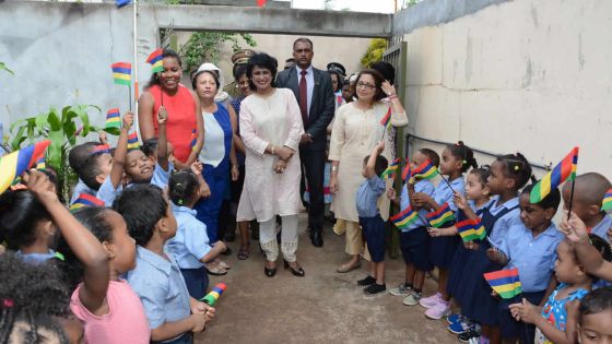 Pâques : la présidente de la République à Bois-Marchand