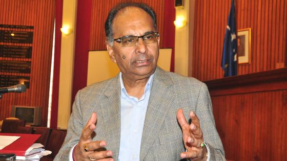 Alan Ganoo, ministre des transports et du Light Rail : «Les techniciens sont convaincus que ces barrières vont amplifier la congestion routière»