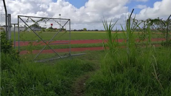 Infrastructure négligée : qui gère le stade de Rose-Belle ?