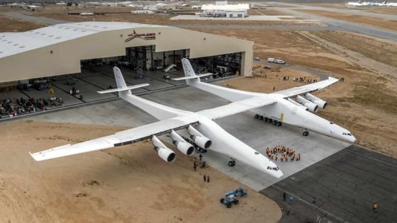 Première sortie pour un avion géant financé par le cofondateur de Microsoft