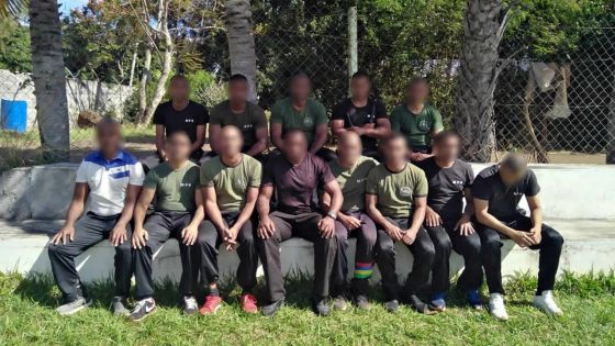 Les gardiens de prison formés par un sniper mauricien