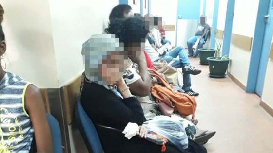 Santé publique : les COVID-19 Wards débordés