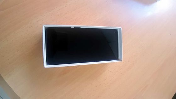 Le magasin évoque un problème d’oxydation : après trois semaines d’utilisation, son téléphone ne fonctionne plus