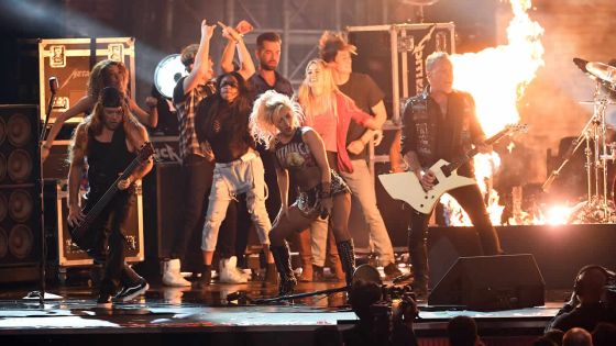 Adele triomphe aux Grammy Awards, avec cinq récompenses