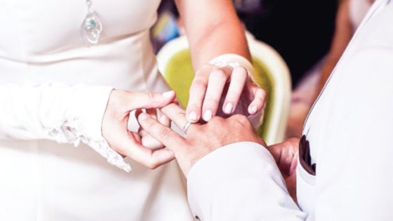 DUPÉE PAR UN ORGANISATEUR DE MARIAGE - La future mariée : « Zot inn dir mwa dan enn tipri zot pou fer tou »