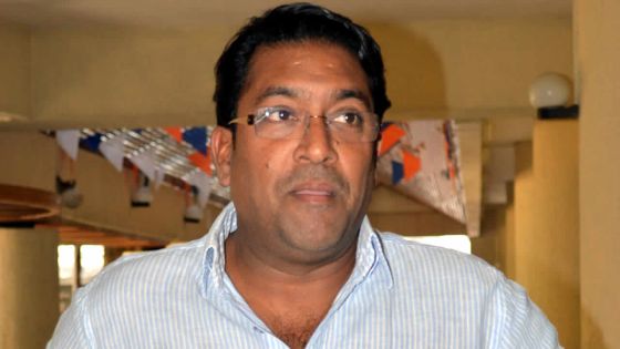 Politique : Koomaren Chetty porte le numéro 18 sur ses épaules