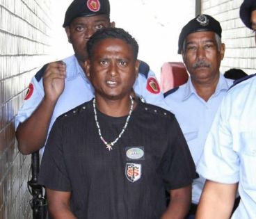 Ferino Calou écope de 33 ans de prison pour le meurtre d’un ado et le viol de la petite amie de la victime