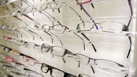 Magasins optiques illégaux : l’inaction du ministère de la Santé déplorée