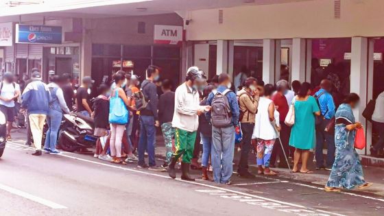 Deuxième phase de réouverture : un retour à la normale sans distanciation sociale