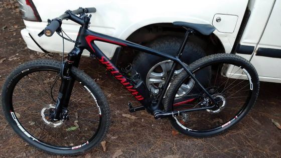 Vol d’un vélo valant Rs 90 000 : trois suspects arrêtés, le deux-roues retrouvé