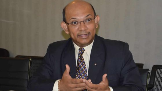 Selon Etienne Sinatambou : l’épouse de Ravi Rutnah n’a pas bénéficié de l’aide de l’Etat pour son traitement à l’étranger