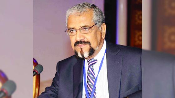 Cassam Uteem : «Certains politiciens sont rassembleurs en public et fossoyeurs en privé»