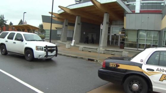 Canada: une lycéenne mortellement poignardée, une autre blessée