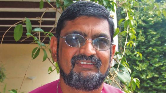 Décorés de la République : Mgr Ian Ernest élevé au rang de Grand Commander