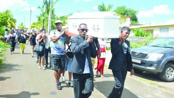 Agression mortelle à Albion - La mère du suspect : «Jovi n’est pas violent»