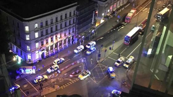 Incident à London Bridge: une camionnette fonce sur 20 personnes