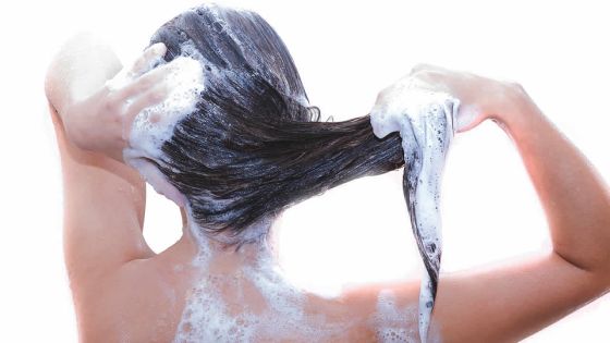 Comment camoufler des cheveux blancs ?