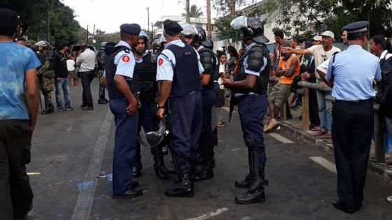 Une plainte à la police contre la police 
