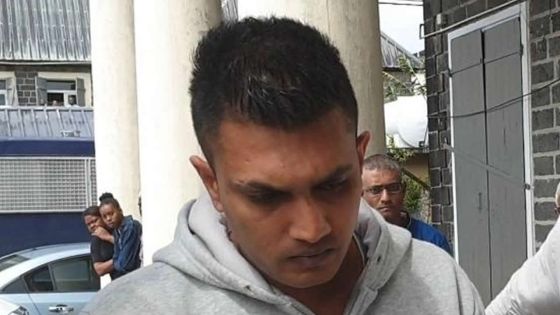 Assassinat de Seewajee Bhikoo : de la poudre à canon retrouvée sur la main droite du policier 