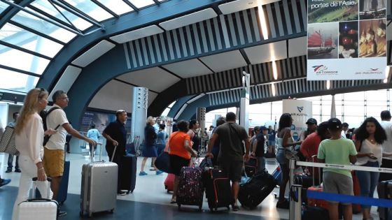Vol de l’Afrique du Sud : La police demande aux proches des voyageurs de ne pas se rendre à l’aéroport