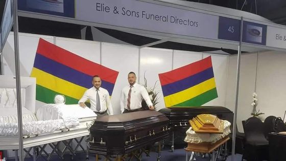  Elie and Sons poursuit normalement ses activités sous le nom de la compagnie Elie & Sons Ltd