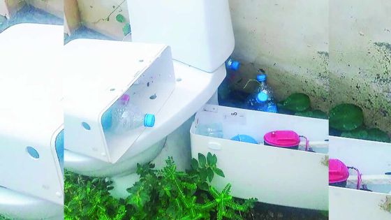 Le vase de toilettes intégré hors d’usage