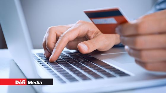 Un collégien de 14 ans arrêté pour avoir dérobé la carte de crédit de sa mère