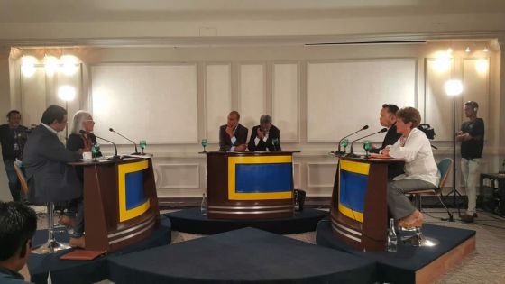 En direct de l'hôtel Le Labourdonnais, le forum-débat autour du thème «Vert, humain et moderne», co-animé par Nawaz Noobux et Malenn Oodiah.