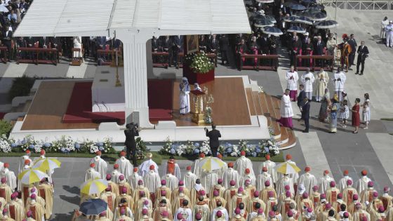 Mère Teresa, au service des plus pauvres, canonisée par le pape François