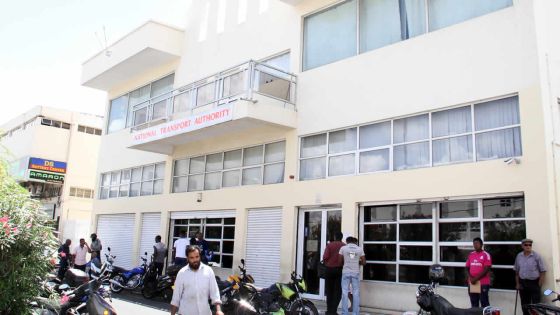 Affichage des autocollants : les chauffeurs menacent d’un go-slow