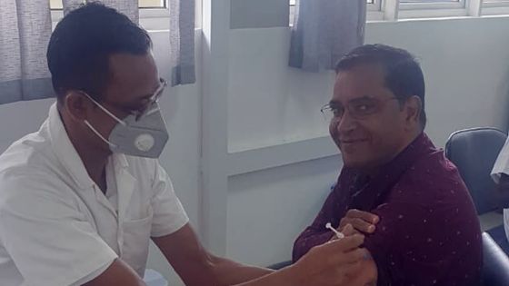 Vacciné contre la Covid-19 - Dr Aumeer : «Je l’ai fait sans aucune crainte» 