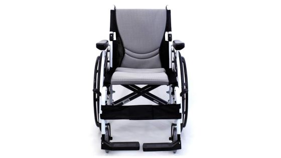 Wheelchair en rupture de stock dans nos hôpitaux : un handicapé cloué au lit trouve pénibles ses visites à l’hôpital