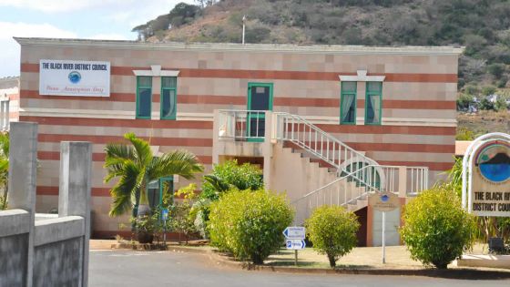 Protestation contre un projet de fosses communes : Medine offre quatre arpents pour un nouveau cimetière