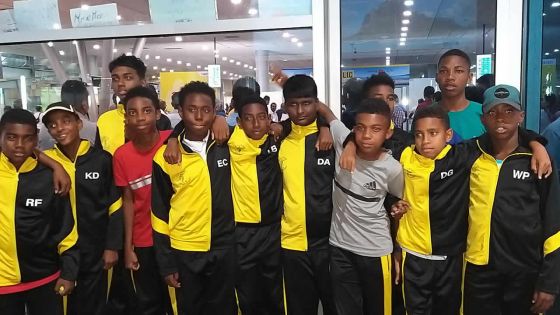 Grâce à la générosité de plusieurs sponsors : 14 enfants de Tranquebar sont partis à La Réunion