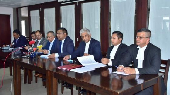 L’équipe des Avengers réclame : une réforme de la force policière