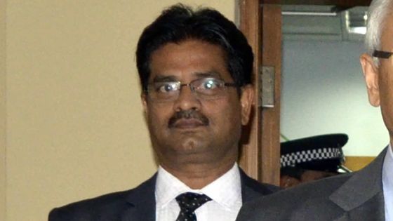 Contrat de transport : quinze permis de van octroyés à la firme de Basoodeo Seetaram