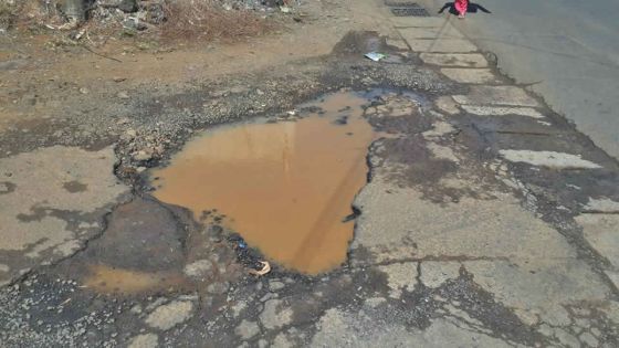 Une fuite d’eau à Camp-Fouquereaux abîme une route 