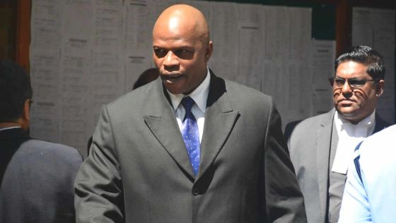 Possession d’armes et de munitions : Steven St Pierre conteste ses aveux